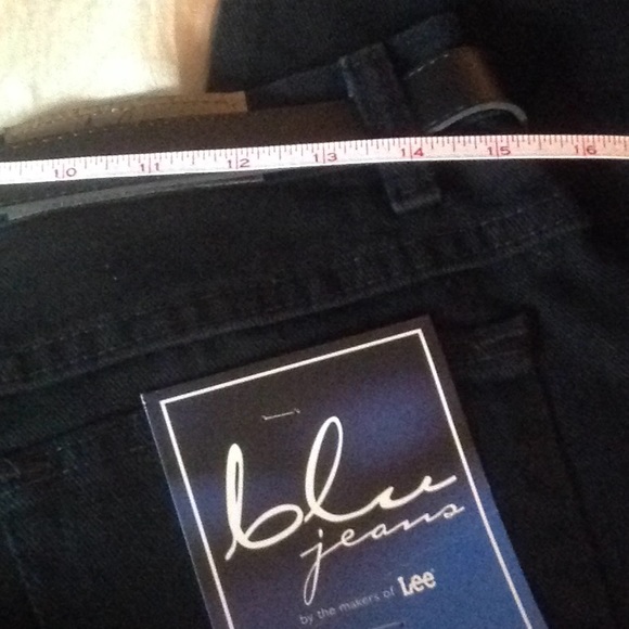 Two pairs Lee easy fit jeans - Picture 7 of 8